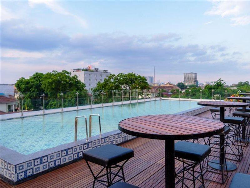 De'Tonga Hotel Medan Exterior photo