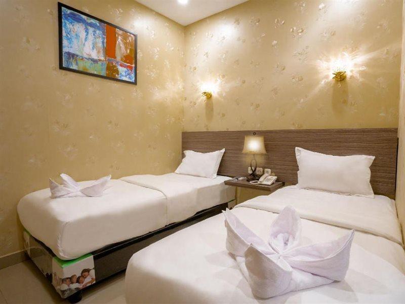 De'Tonga Hotel Medan Exterior photo