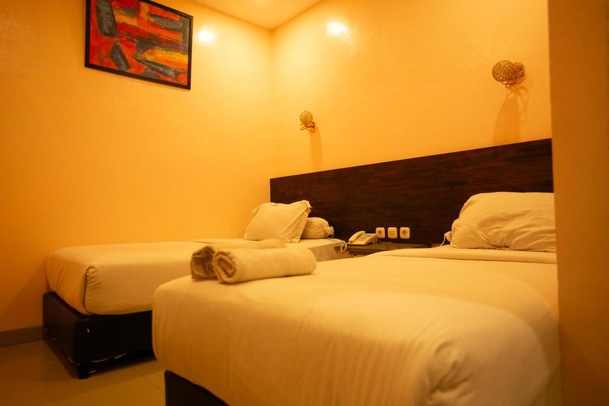 De'Tonga Hotel Medan Exterior photo
