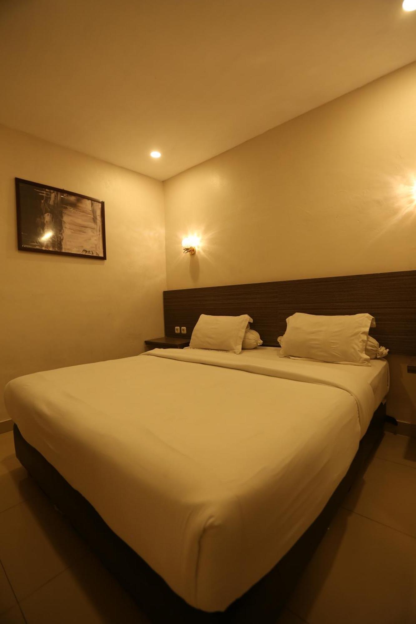 De'Tonga Hotel Medan Exterior photo