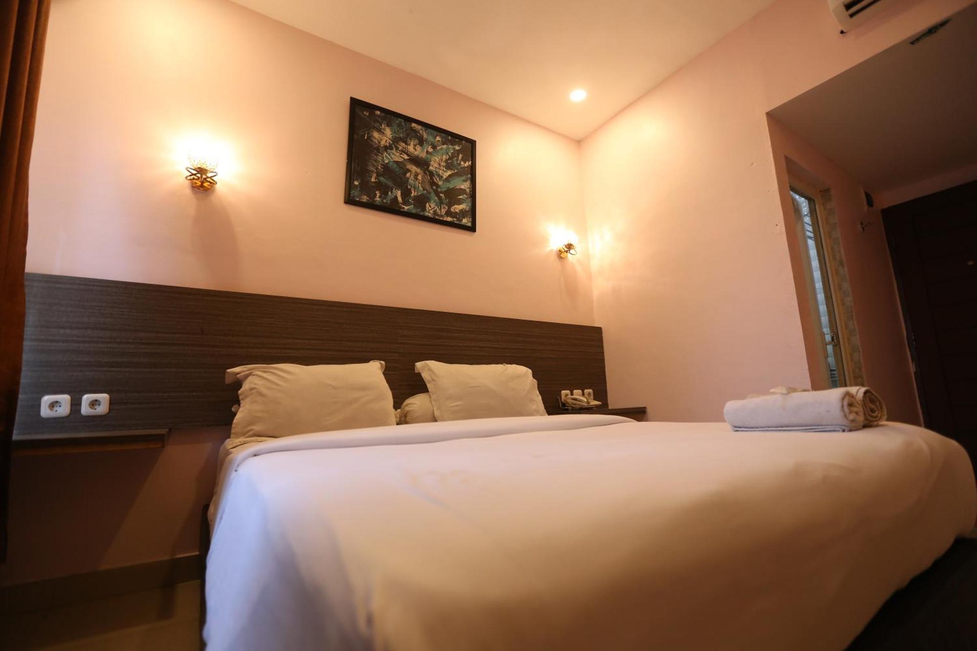 De'Tonga Hotel Medan Exterior photo