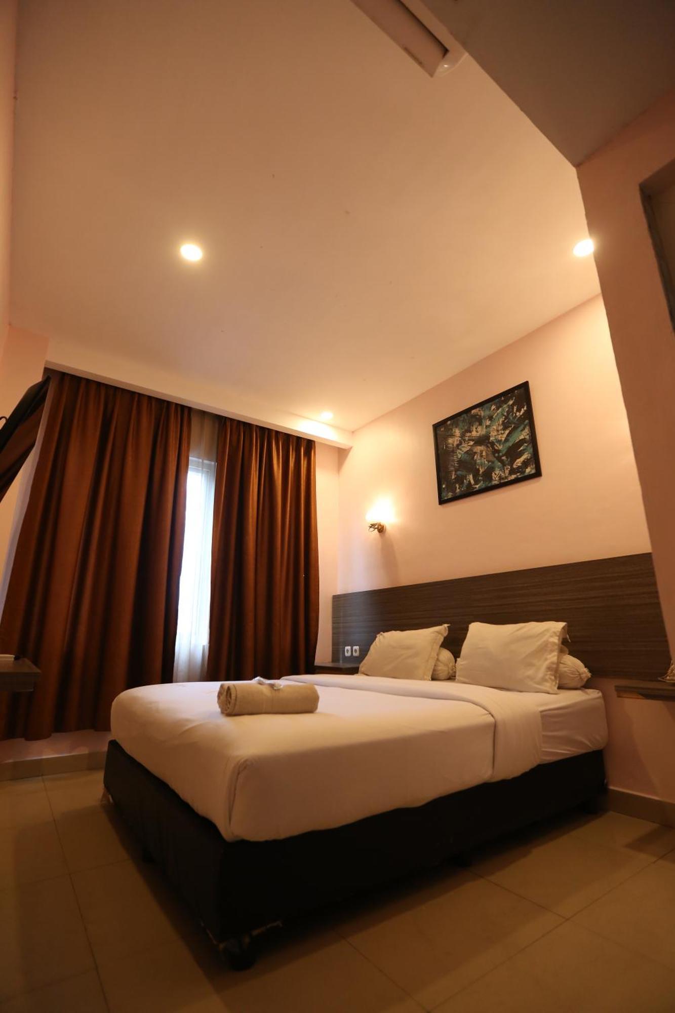 De'Tonga Hotel Medan Exterior photo