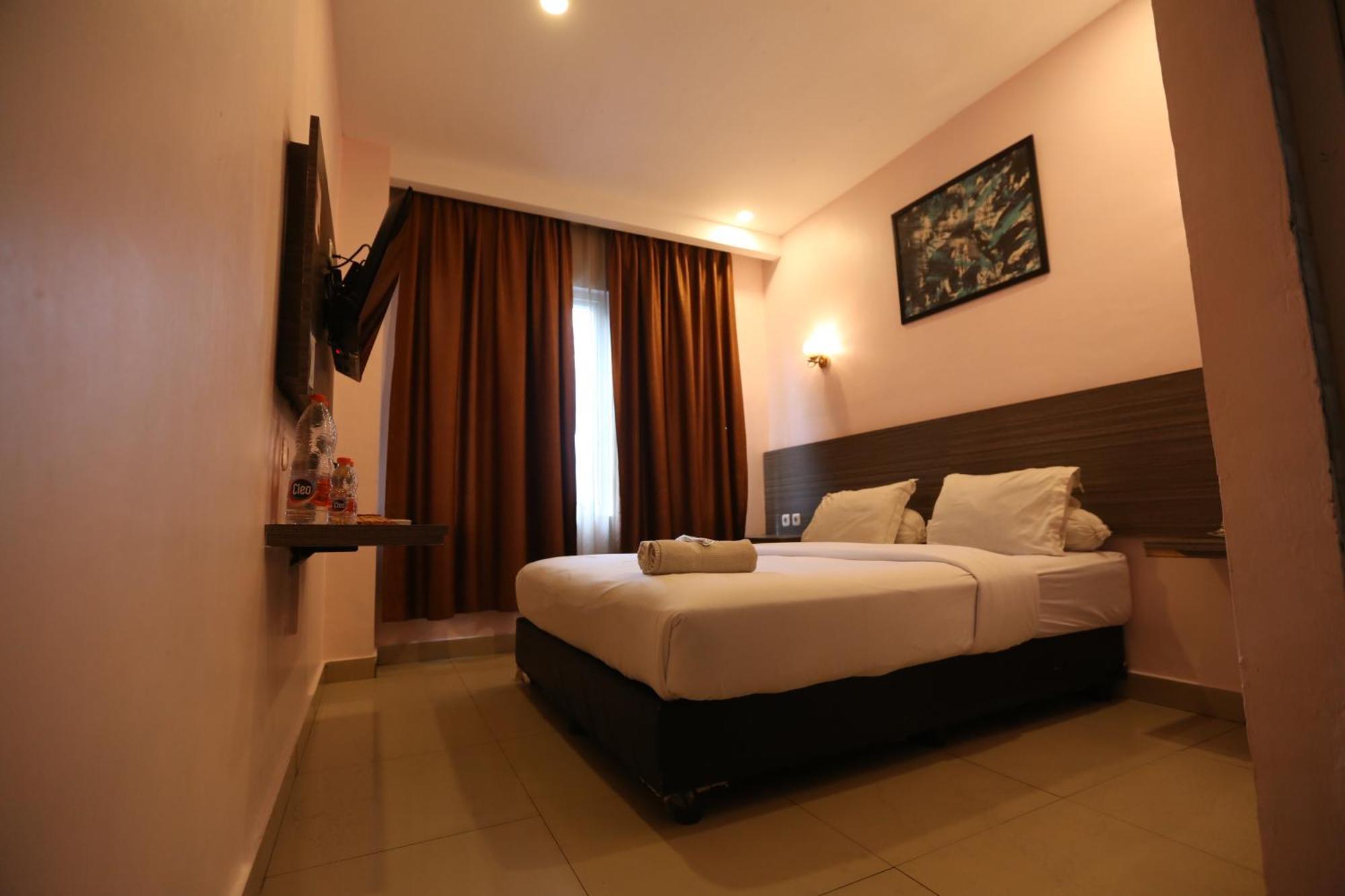 De'Tonga Hotel Medan Exterior photo