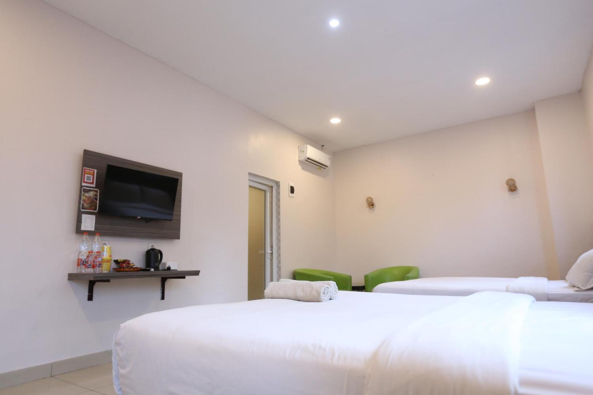 De'Tonga Hotel Medan Exterior photo